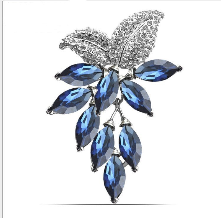 Full diamond Austrian crystal brooch - AmiraMart