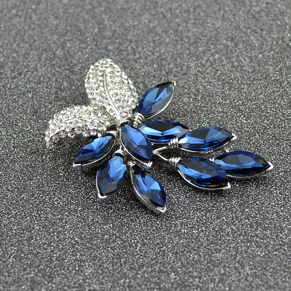 Full diamond Austrian crystal brooch - AmiraMart