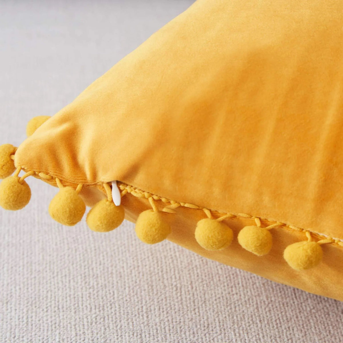 Ball Lace Pillow - AmiraMart