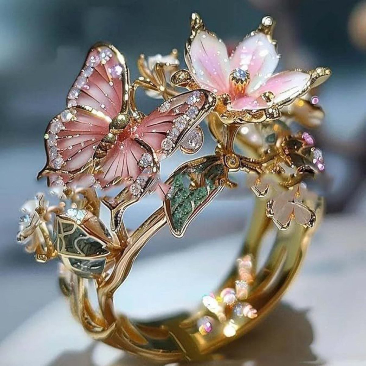 Butterfly Rhinestone Ring - AmiraMart