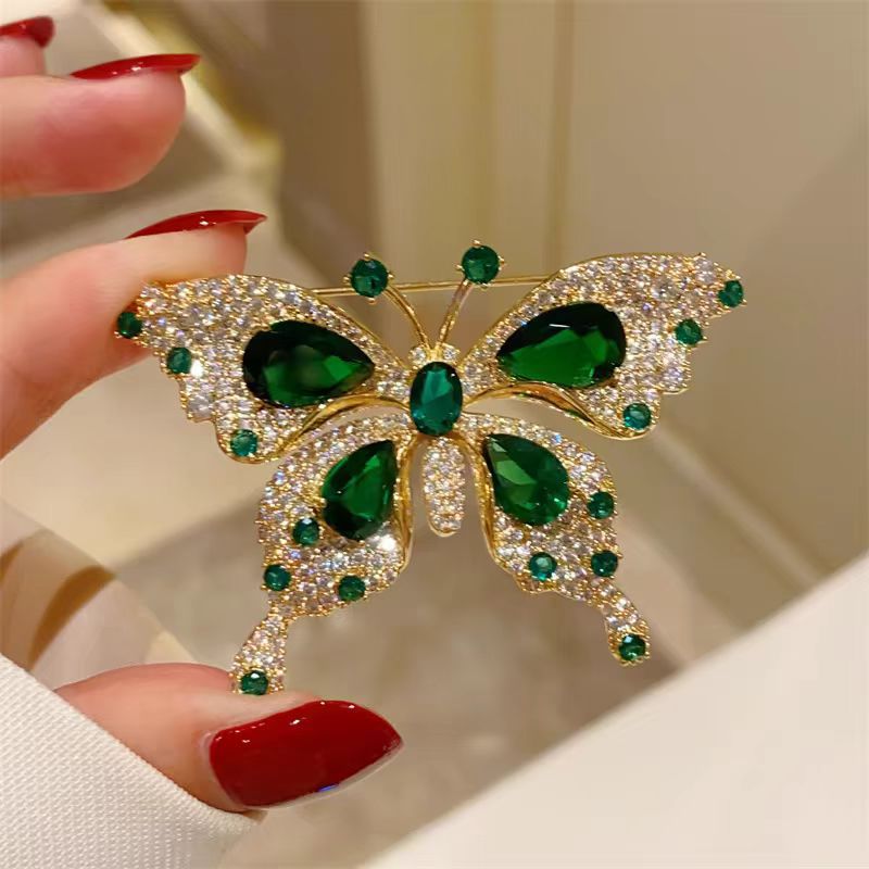 Light Luxury Emerald Butterfly Brooch - AmiraMart