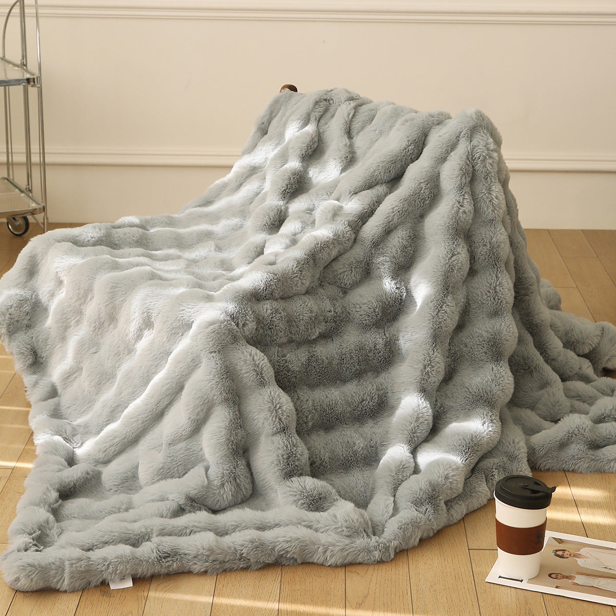 Bubble Velvet Thickened Nap Blanket Quilt - AmiraMart
