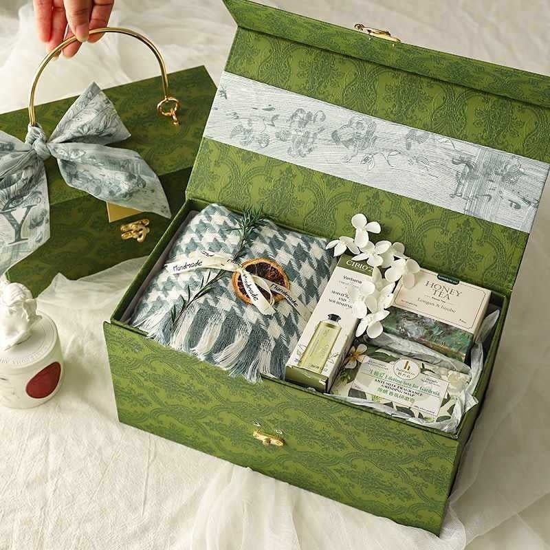 Gift For Girlfriend Niche Winter Scarf Gift Box - AmiraMart