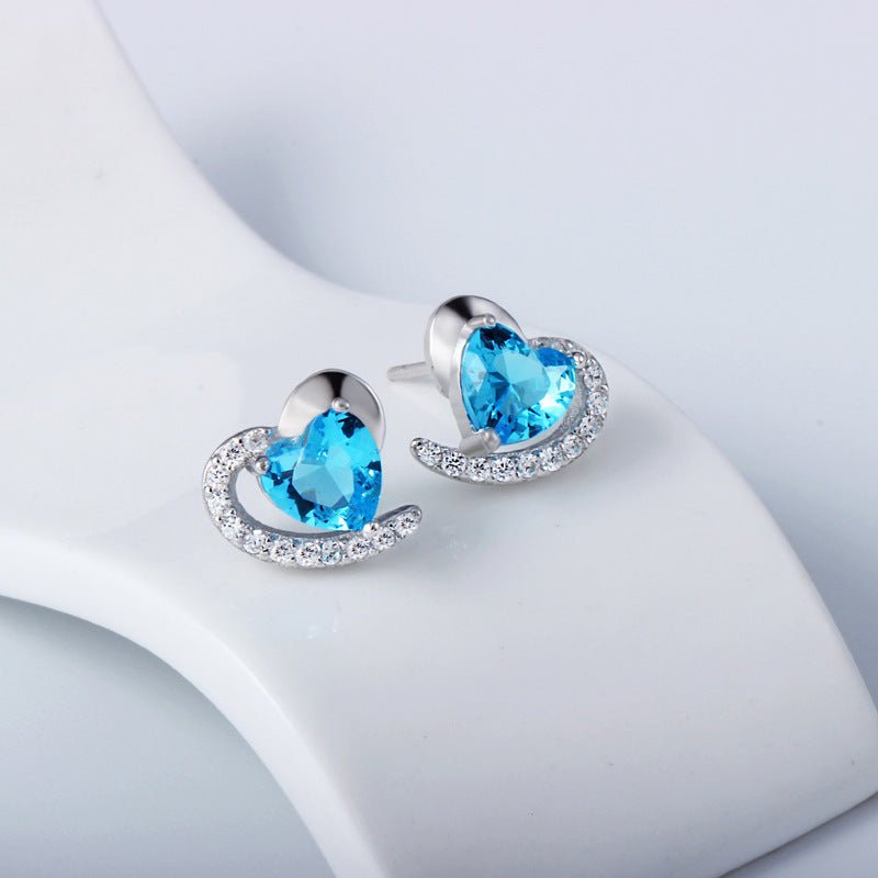 Heart Stud Earrings in Sterling Silver - AmiraMart