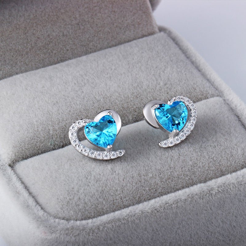 Heart Stud Earrings in Sterling Silver - AmiraMart