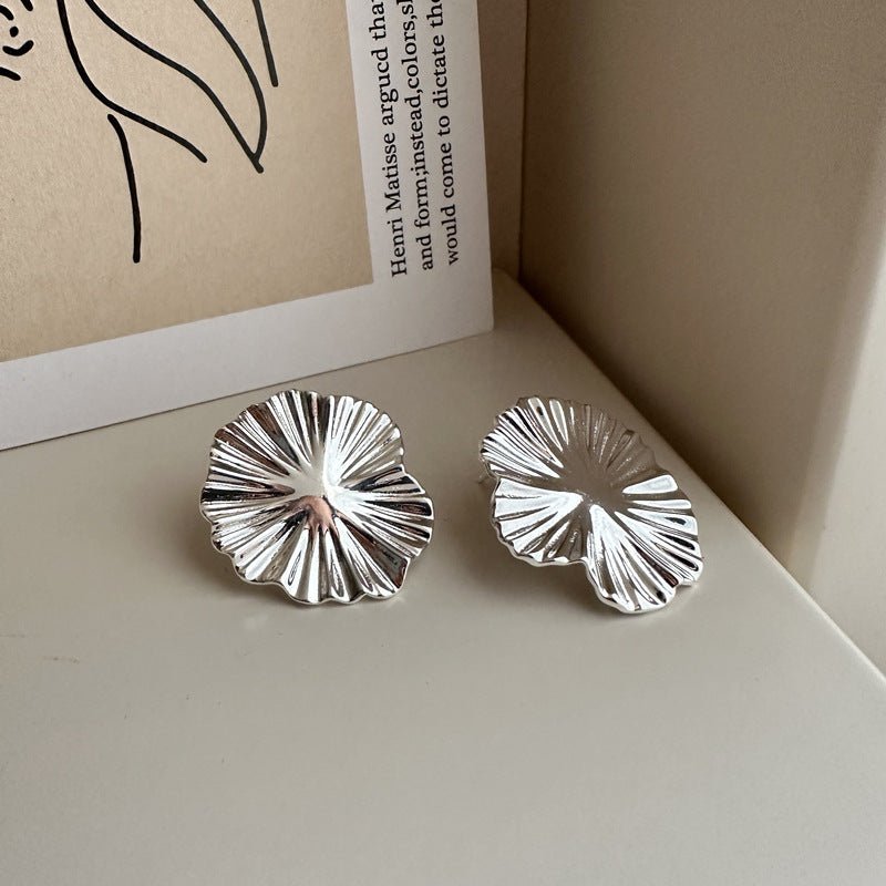 Heavy - duty Texture Large Flower Earrings - AmiraMart