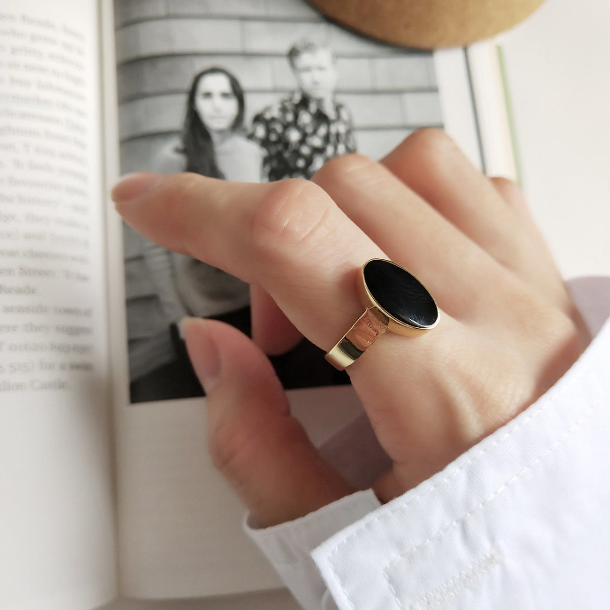 Nordic Style Simple Oval Epoxy Ring - AmiraMart