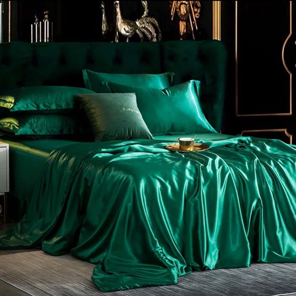 Four - piece Mulberry Silk Bed Set - AmiraMart