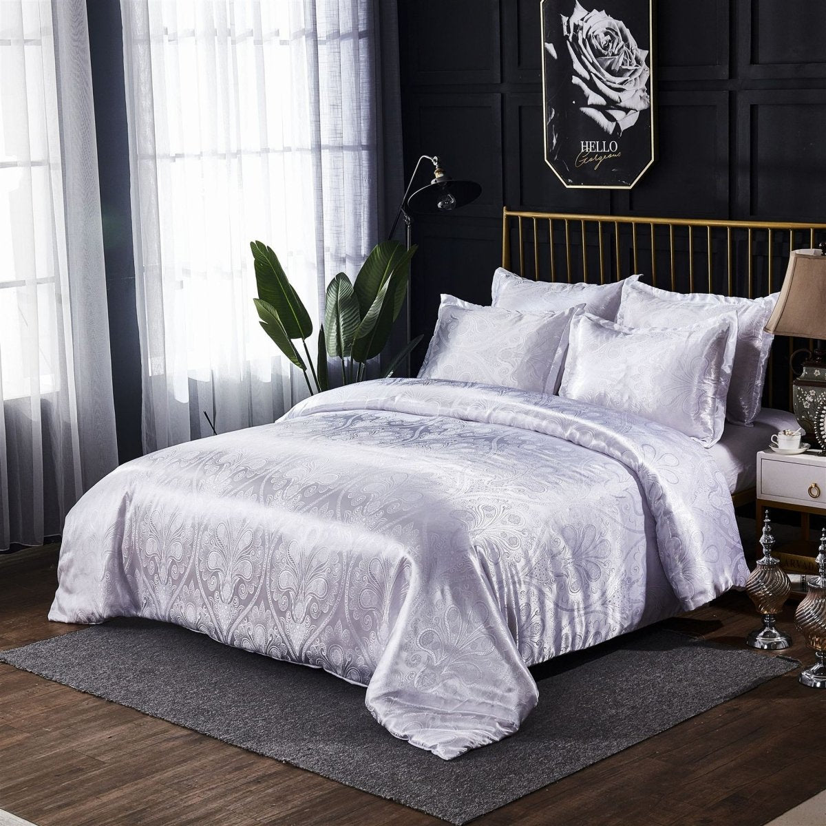 Three - piece bedding set - AmiraMart