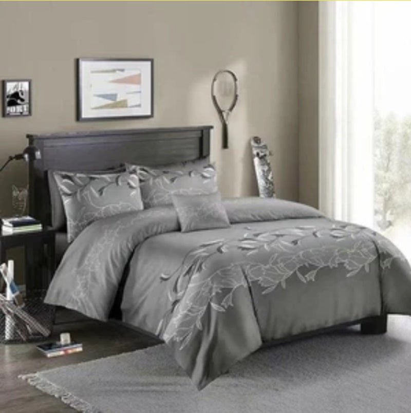 Three - piece Simple Plain Black Printing Bedding Set - AmiraMart