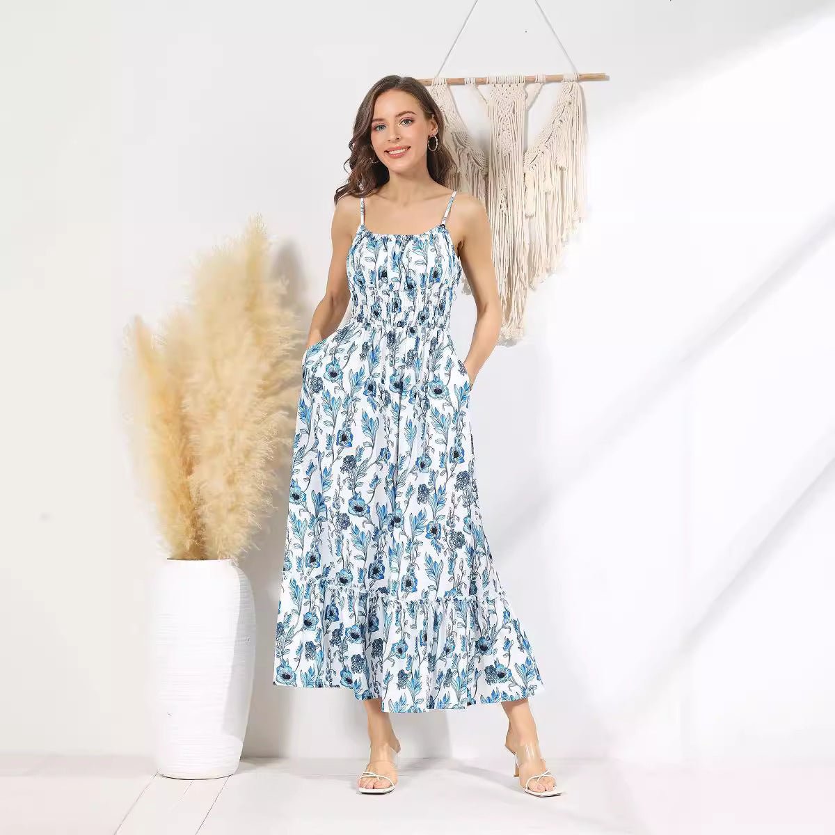 Women's Sleeveless Spaghetti Strap Pleated Dress - AmiraMart