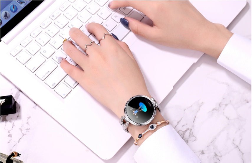 Women’s Smartwatch – Waterproof & Heart Rate Monitor - AmiraMart